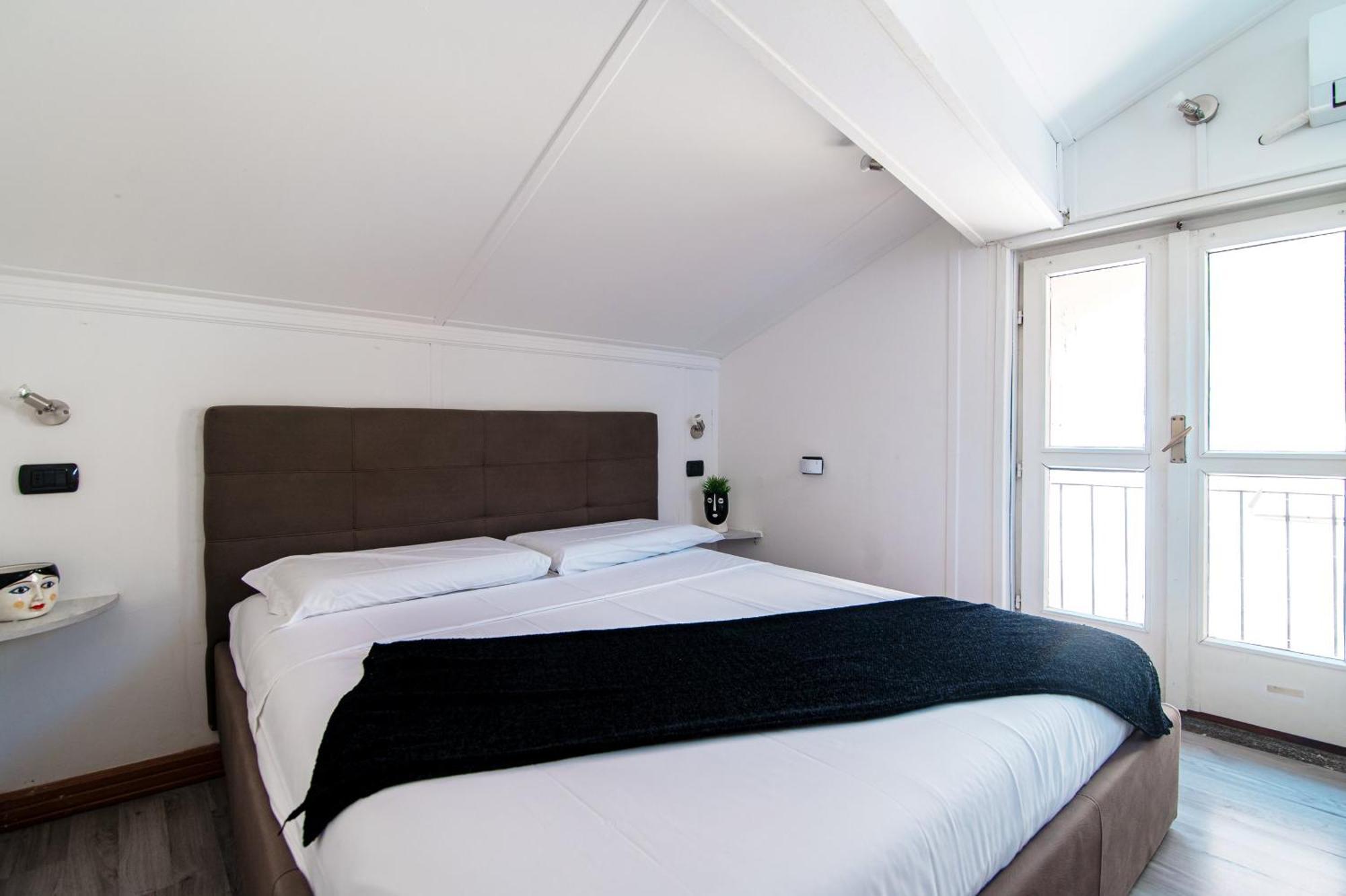 Joivy Al Duomo Guest House コモ エクステリア 写真